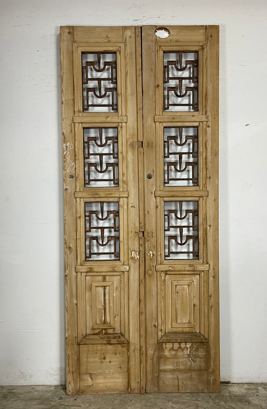 Antique French Panel Doors with Metal (103.5 x 44) M058