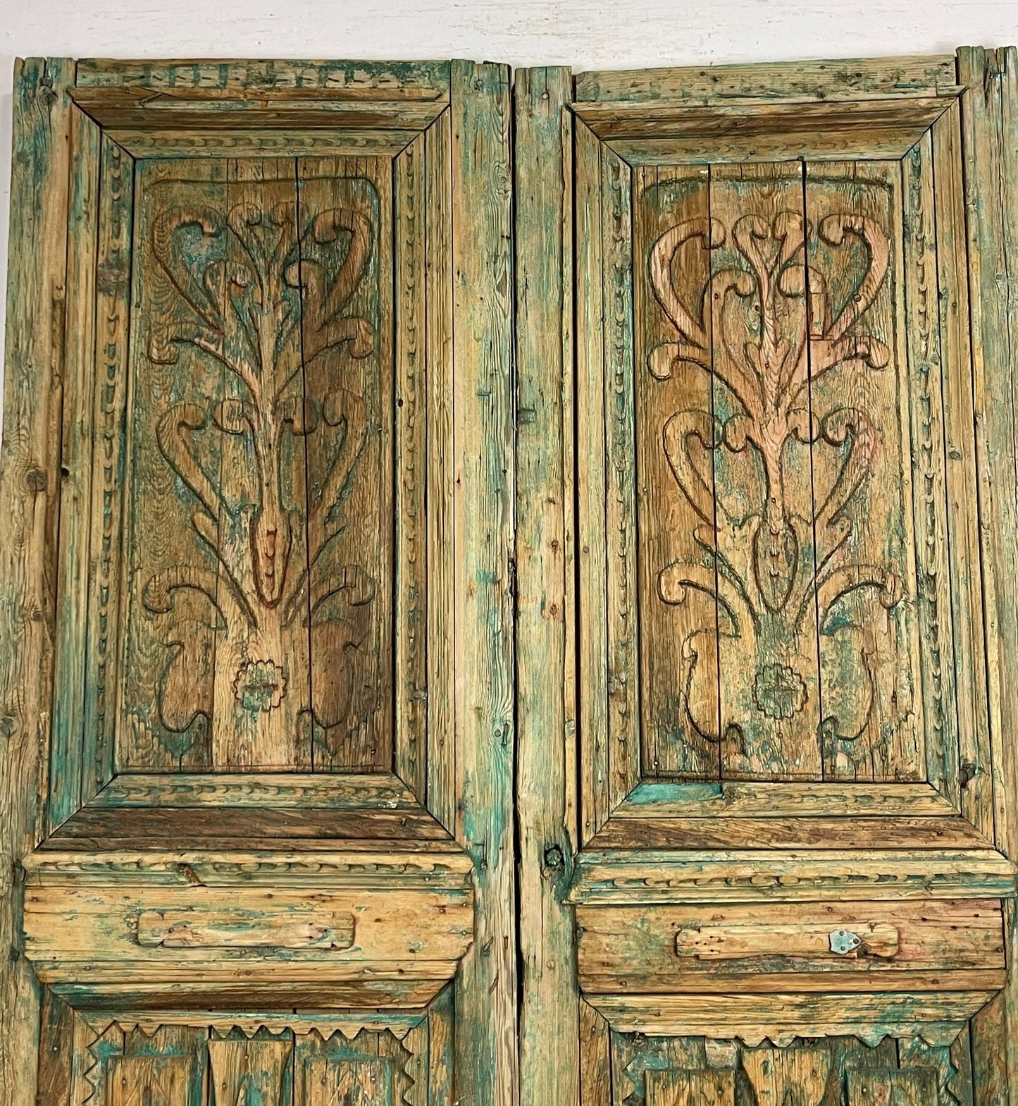 Antique  French Panel Doors with Carving  (91.75 x 61) M040