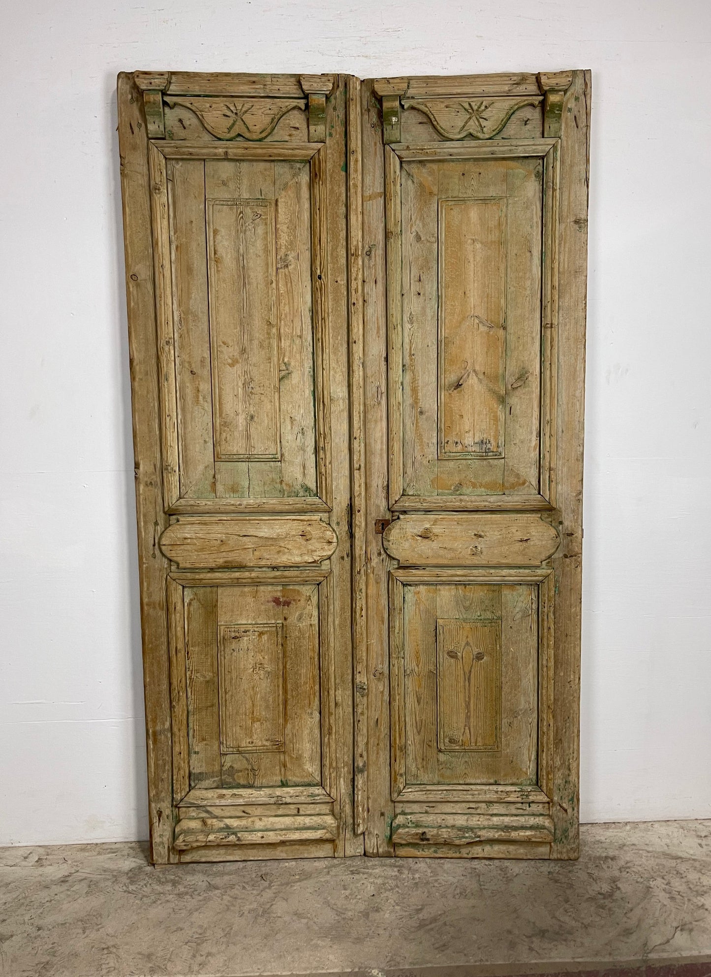 Antique  French Panel Doors with Carving  (91 x 52.5) M015