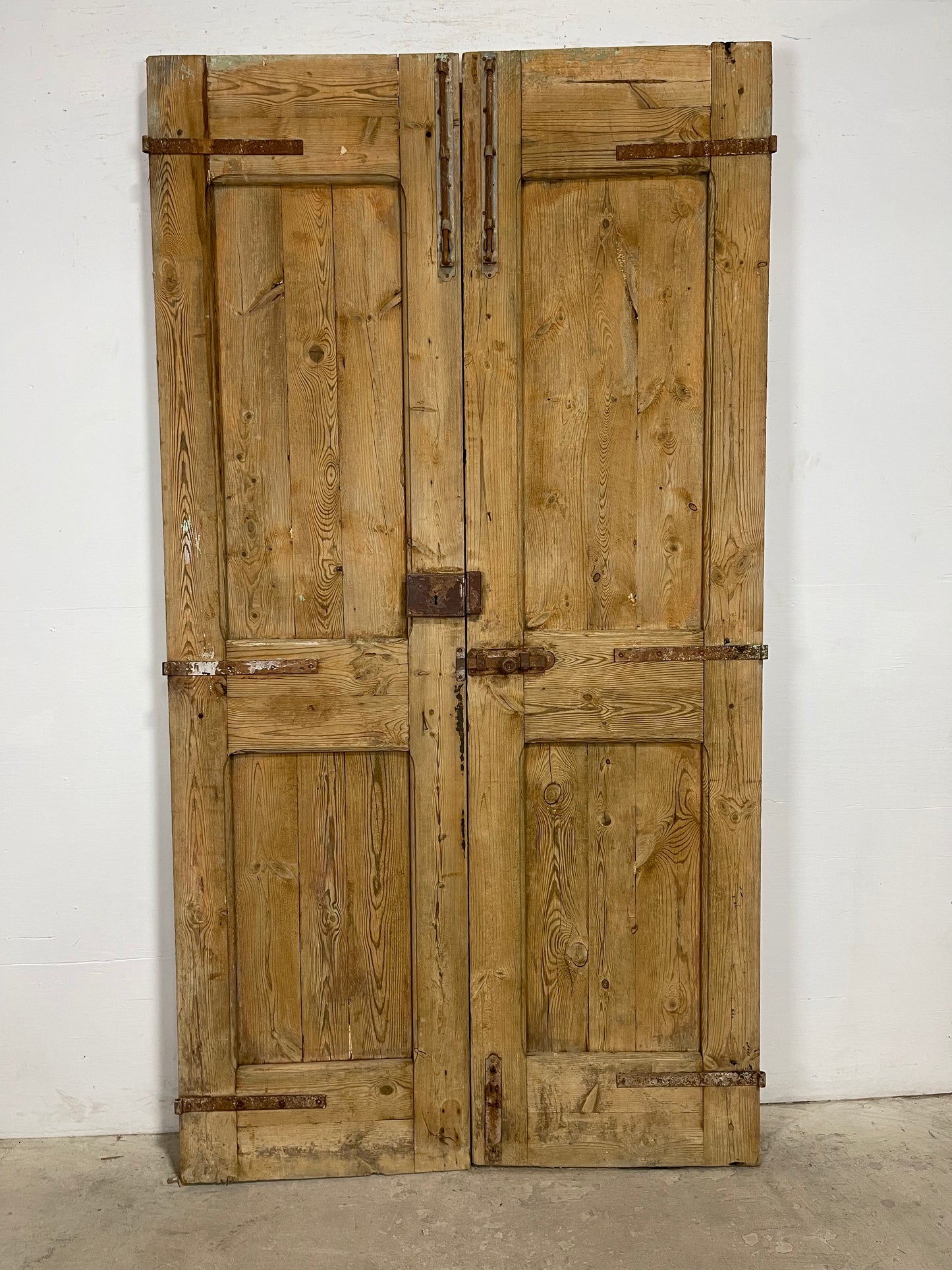 Antique  French Panel Doors with Carving  (90.5 x 48.25) M027