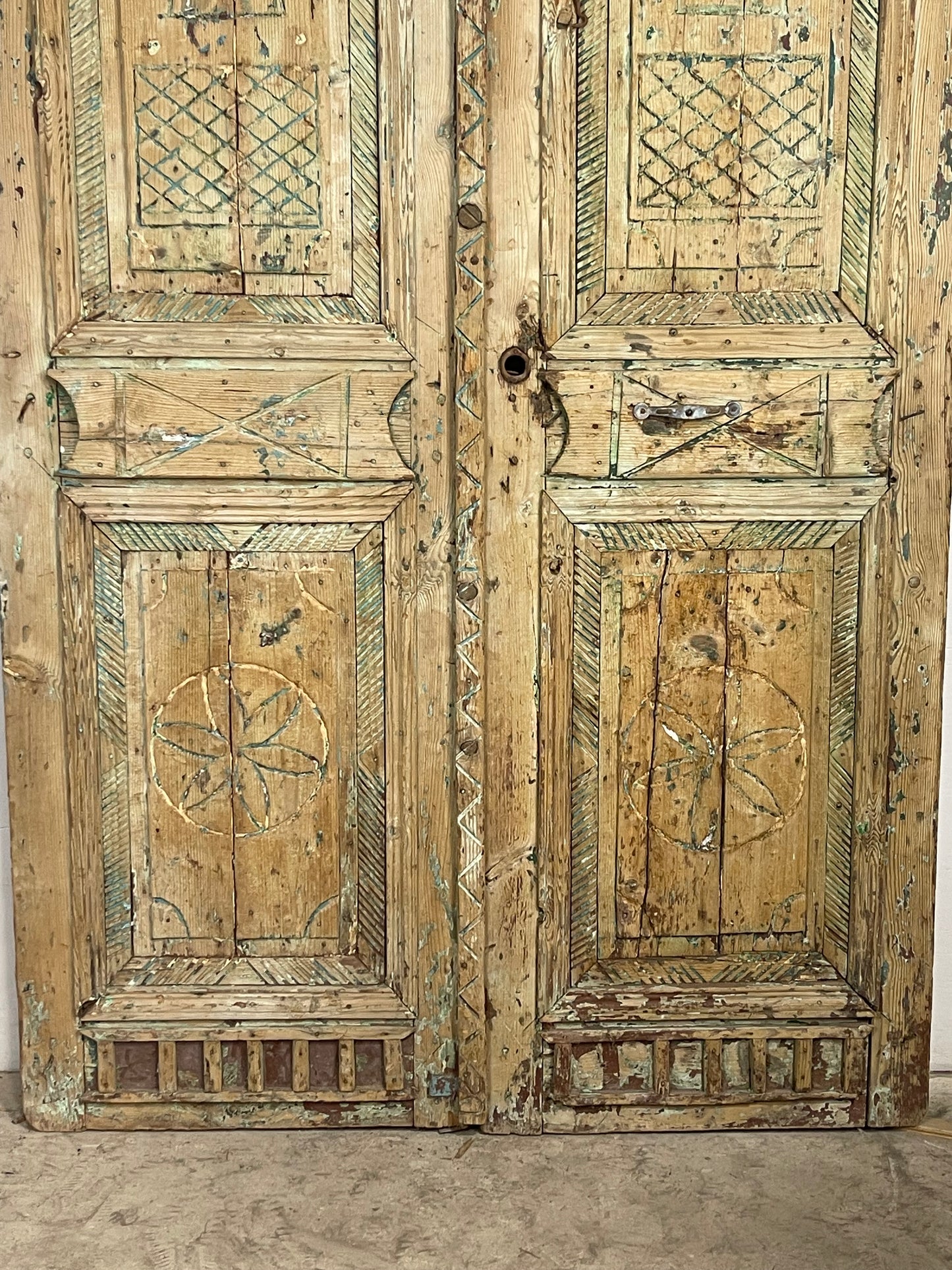 Antique  French Panel Doors with Carving  (101.75 x 54.75) M036