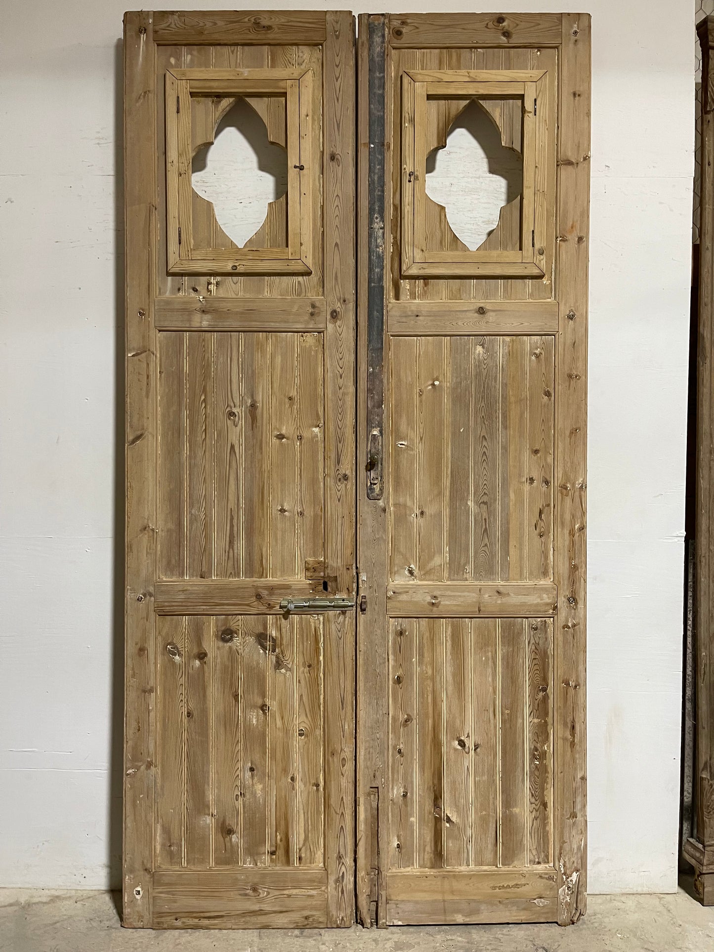 Antique  French Panel Door with Carving  (114.5x58.5) L009