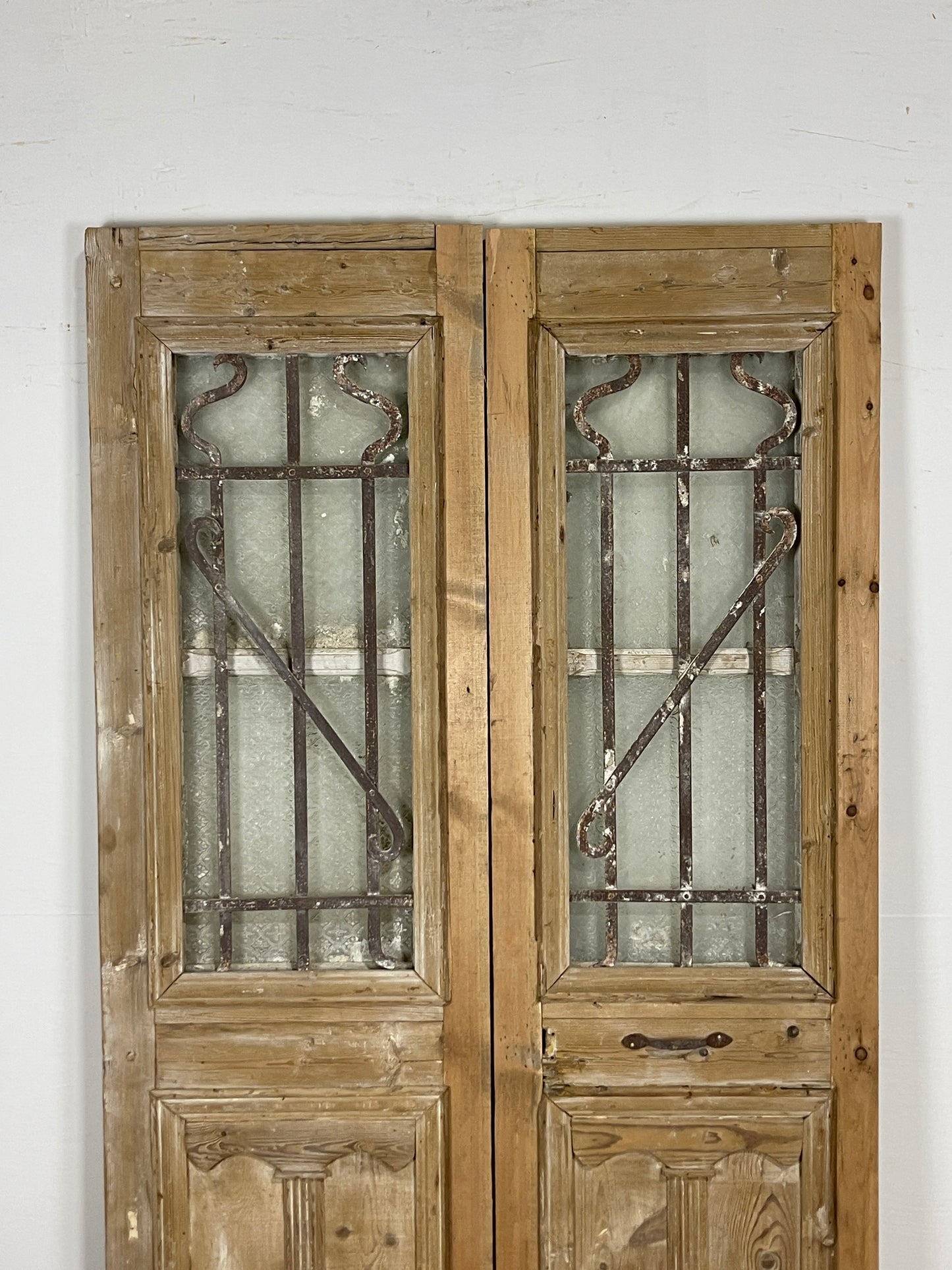 Antique French panel doors with Metal (83.5 x 39.5) O23