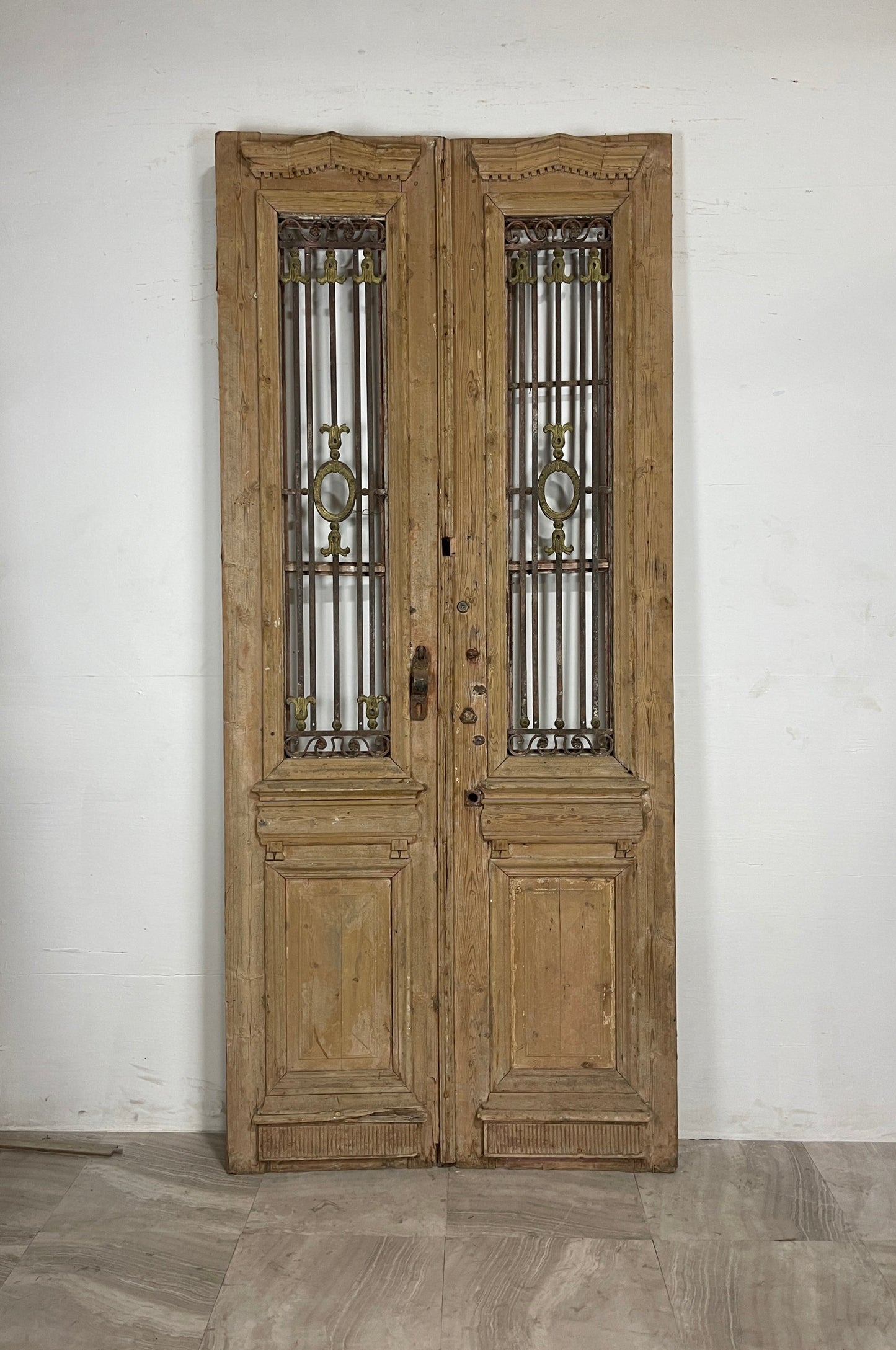 Antique French Panel Doors with Metal (100.5x45)    N024