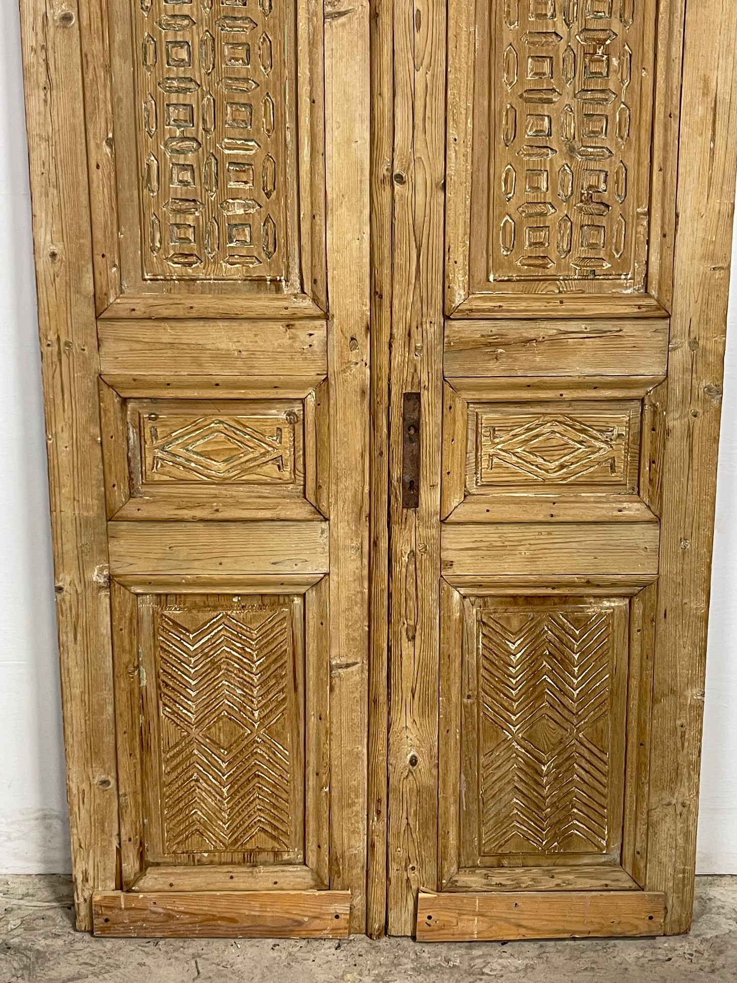 Antique  French Panel Doors with Carving  (87 x 41.5) M009