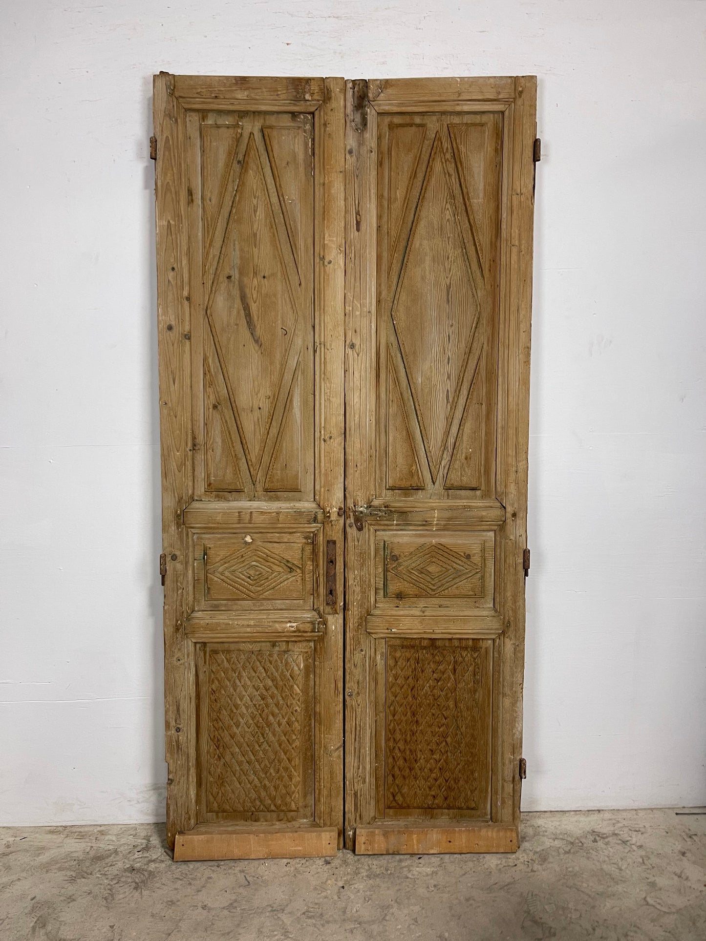 Antique  French Panel Doors with Carving  (87 x 41.5) M009