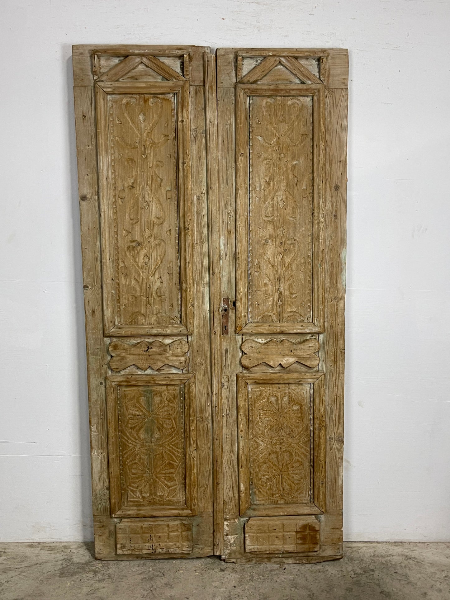 Antique  French Panel Doors with Carving  (86 x 44.5) M013