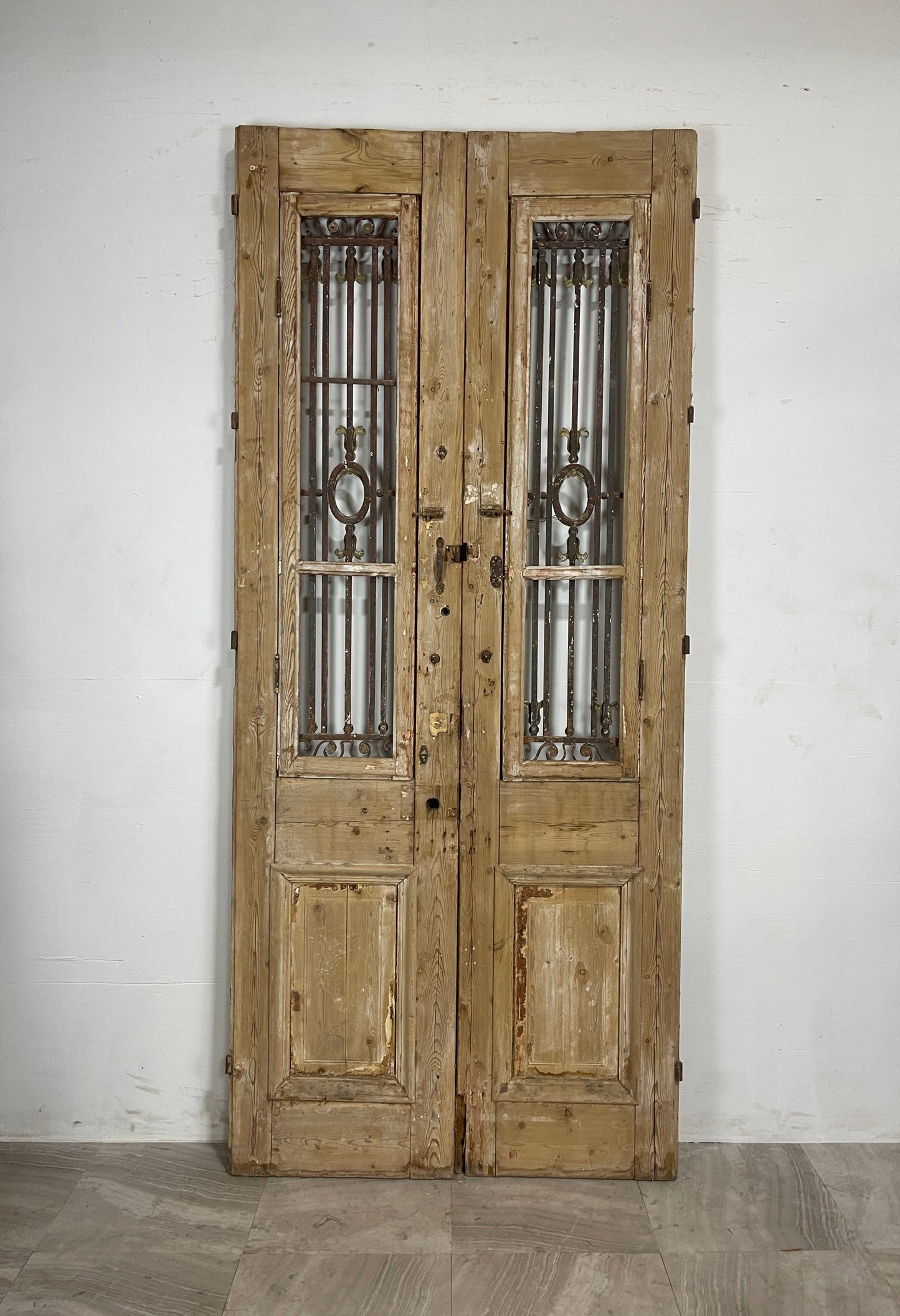 Antique French Panel Doors with Metal (100.5x45)    N024