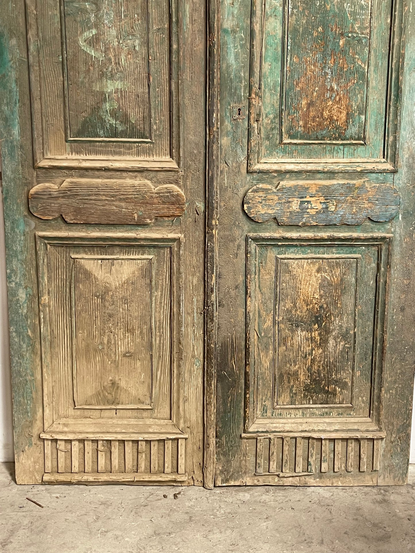 Antique  French Panel Doors with Carving  (95.5 x 59) M034