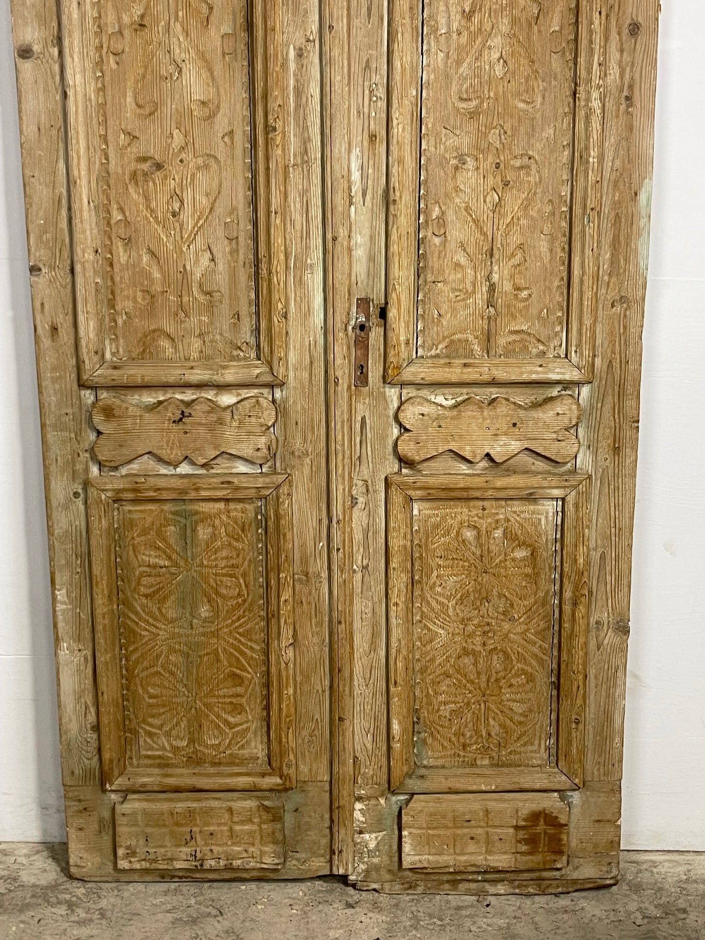 Antique  French Panel Doors with Carving  (86 x 44.5) M013