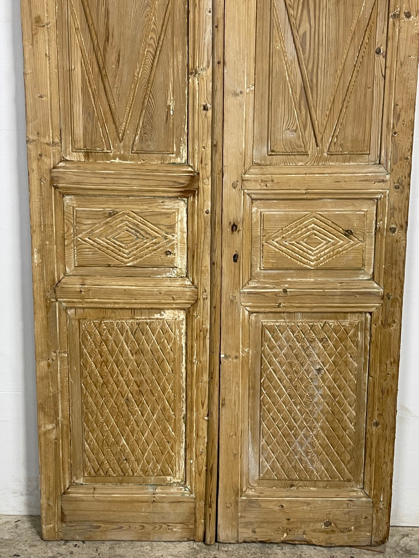 Antique  French Panel Doors with Carving  (90.5 x 41.5) M006