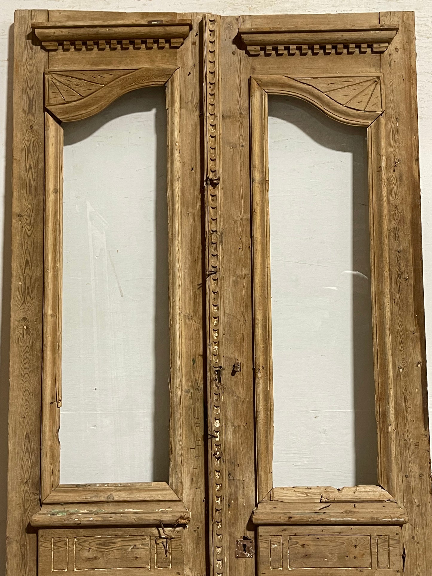 Antique French panel doors with glass and carving (90.5x42.5) L103