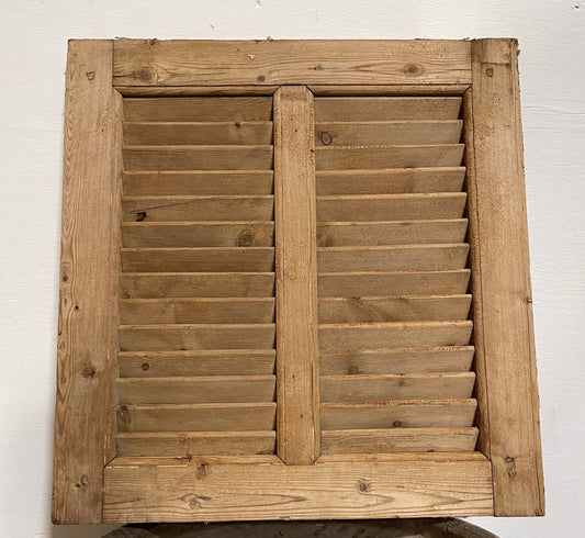 Antique French Shutters (23x22.25) J501