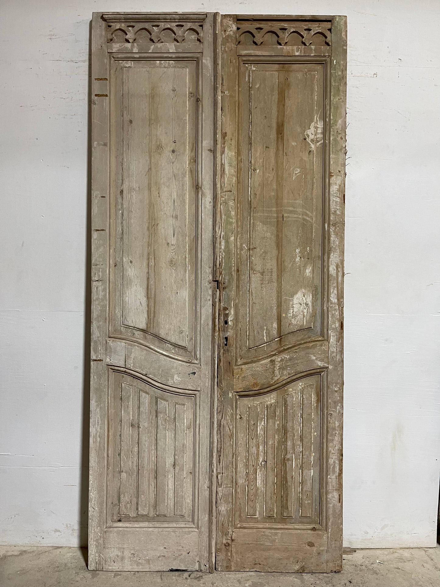 Antique  French Panel Door with Carving  (104.25x47.5) L006