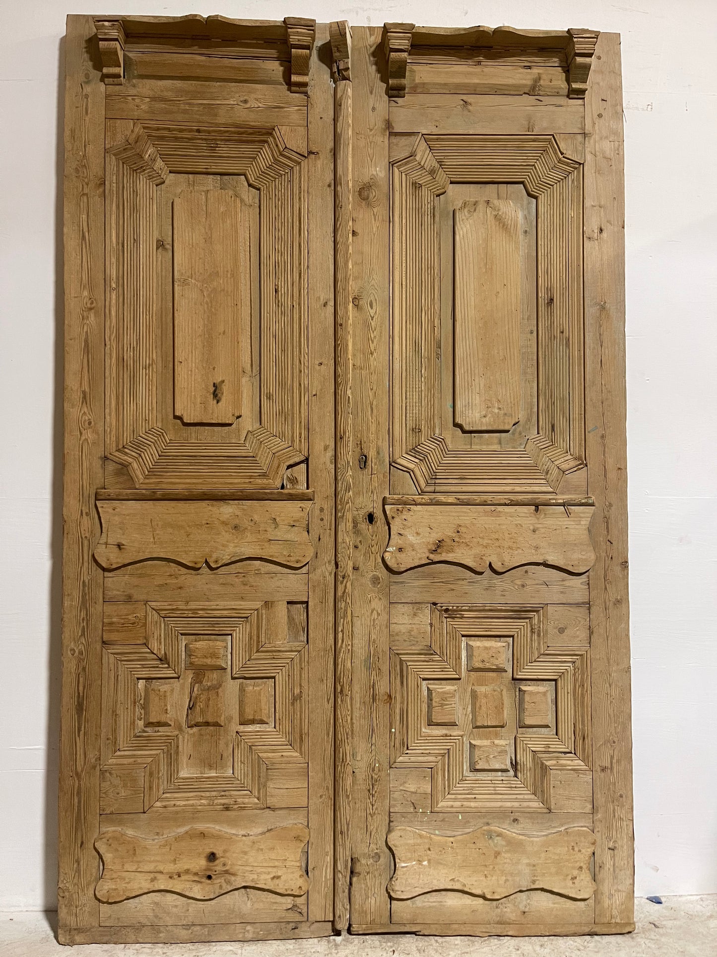 Antique French panel doors carved (101.25x62.75) J006