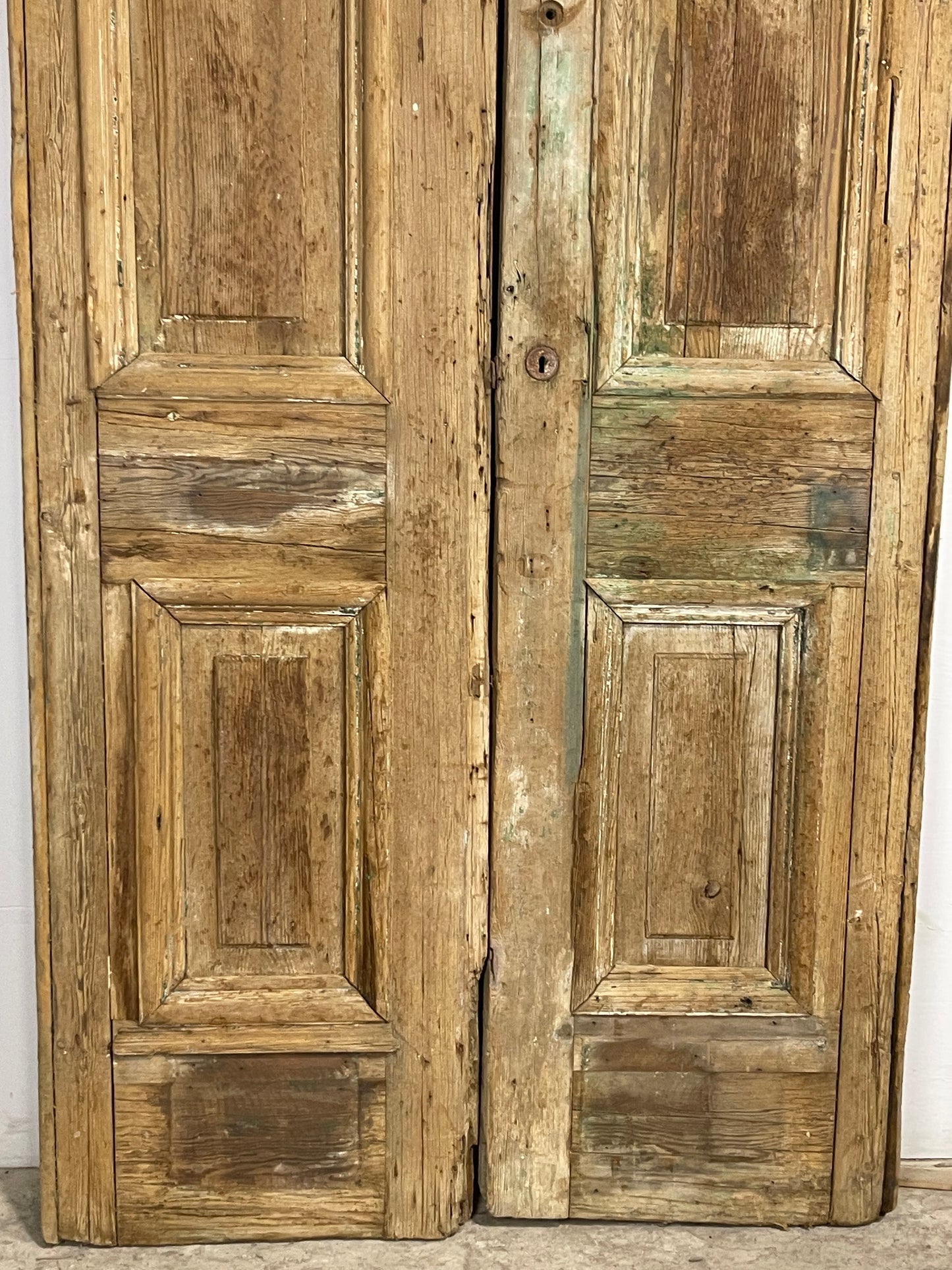 Antique  French Panel Doors with Carving  (97.5 x 48.5) M042