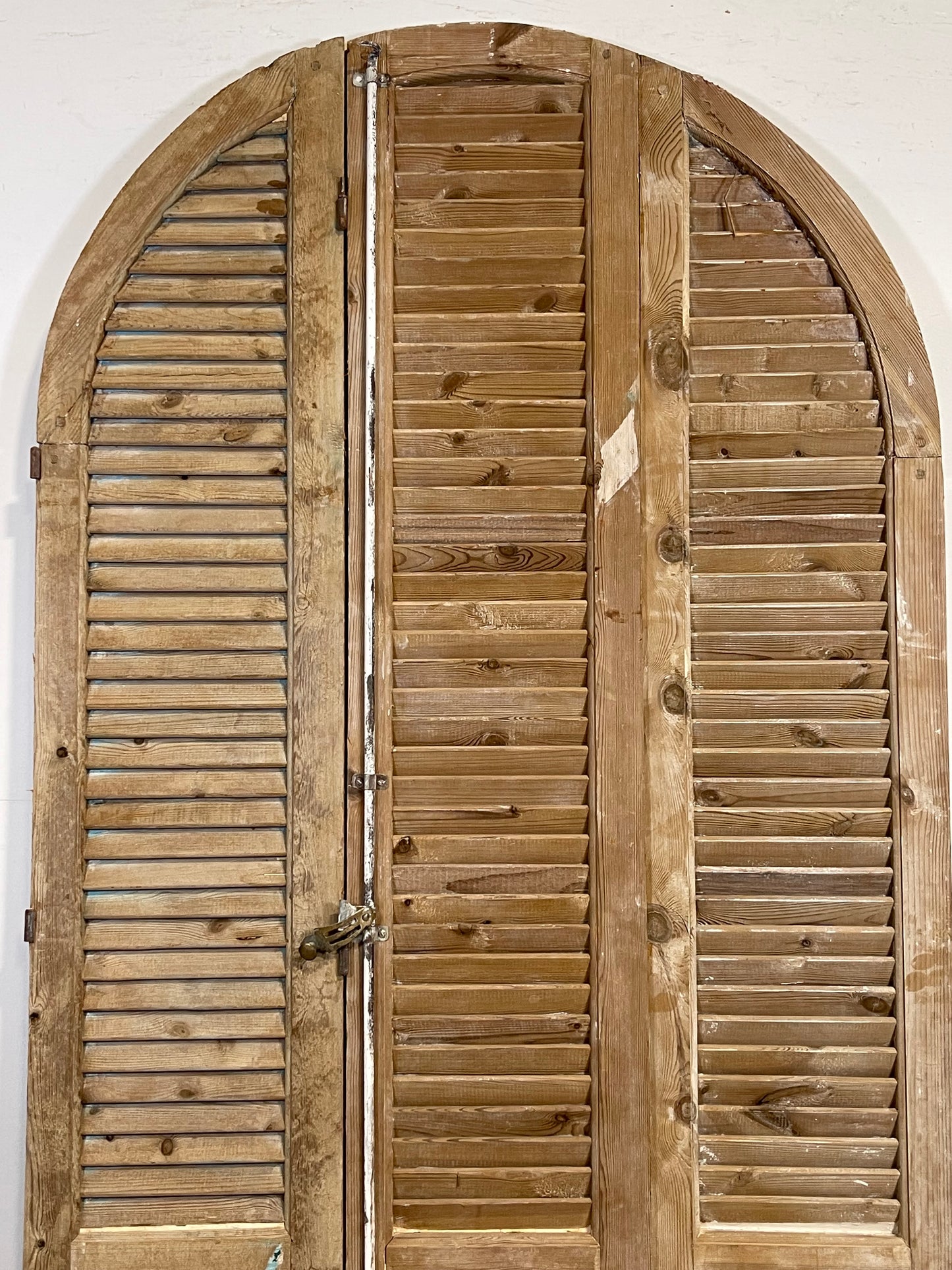 Antique French Arched Shutters (86.75x43.5) L357