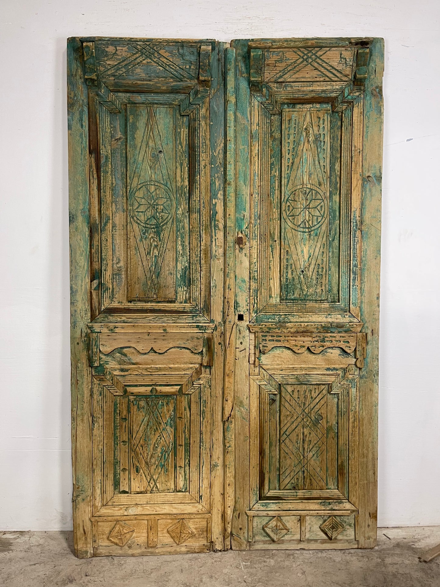 Antique  French Panel Doors with Carving  (93.25 x 56) M039