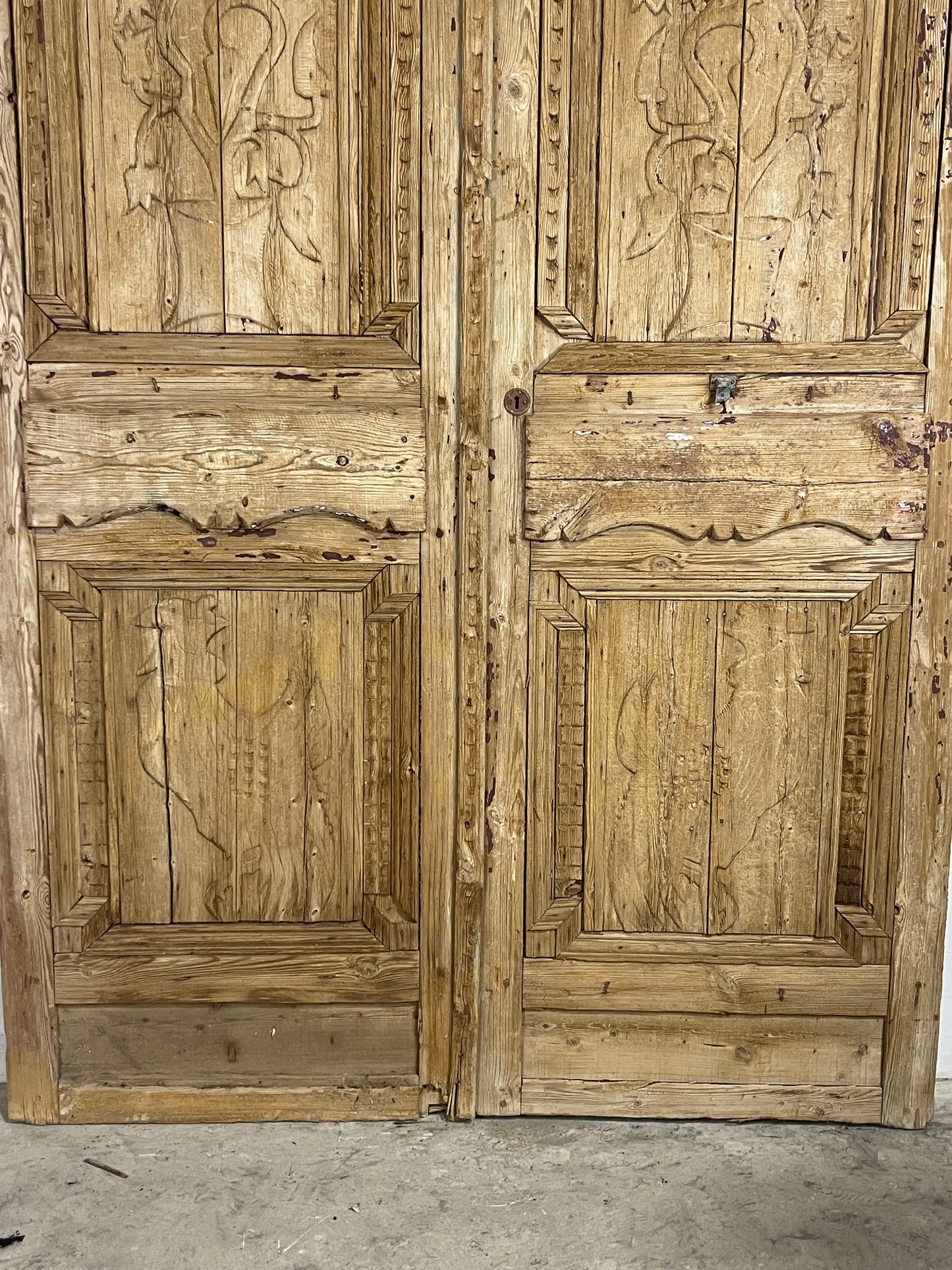 Antique  French Panel Doors with Carving  (98 x 64) M033