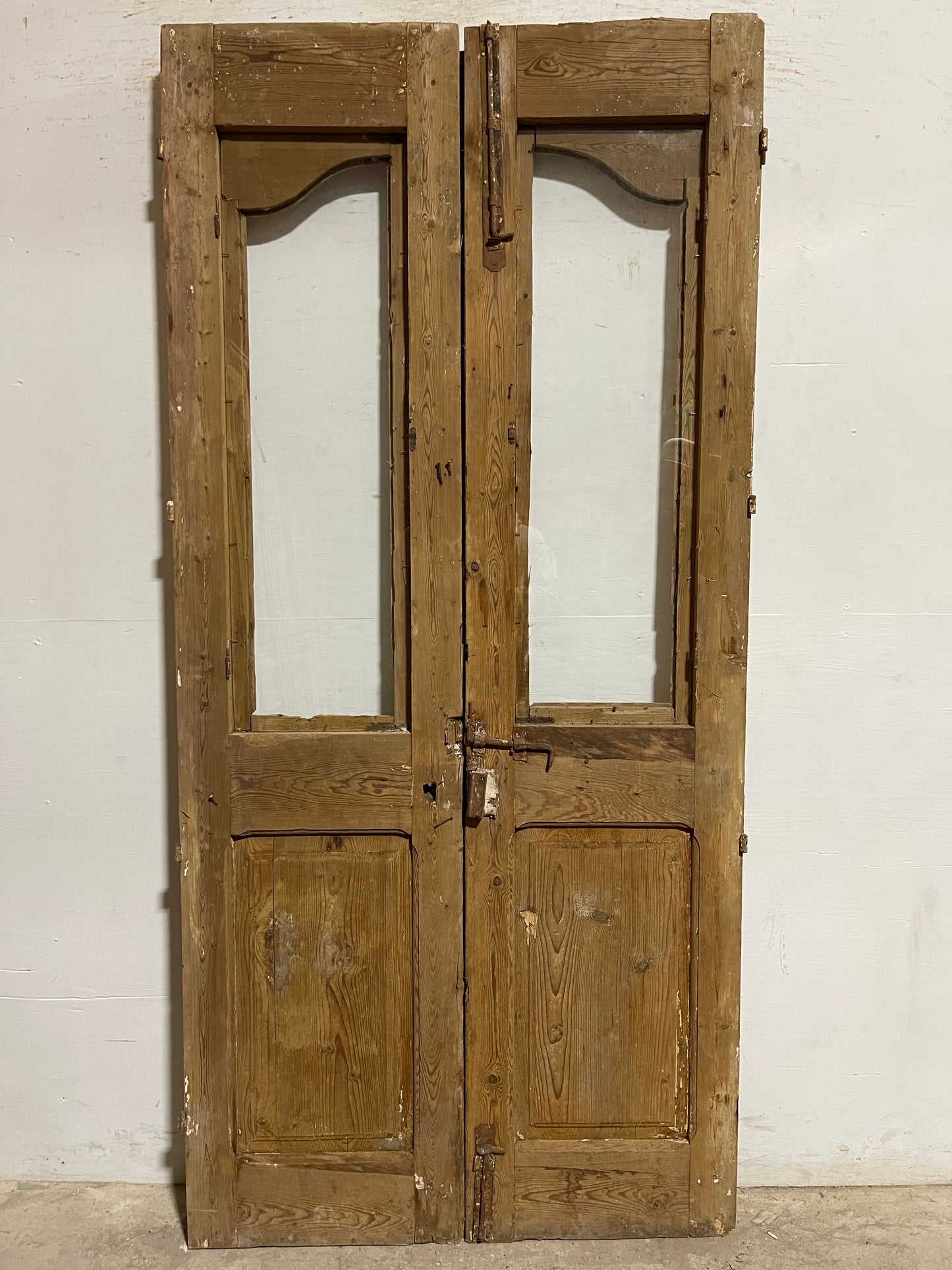 Antique French panel doors with glass and carving (90.5x42.5) L103