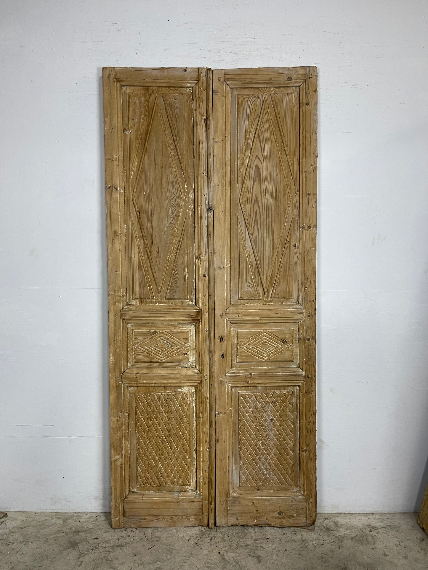 Antique  French Panel Doors with Carving  (90.5 x 41.5) M006