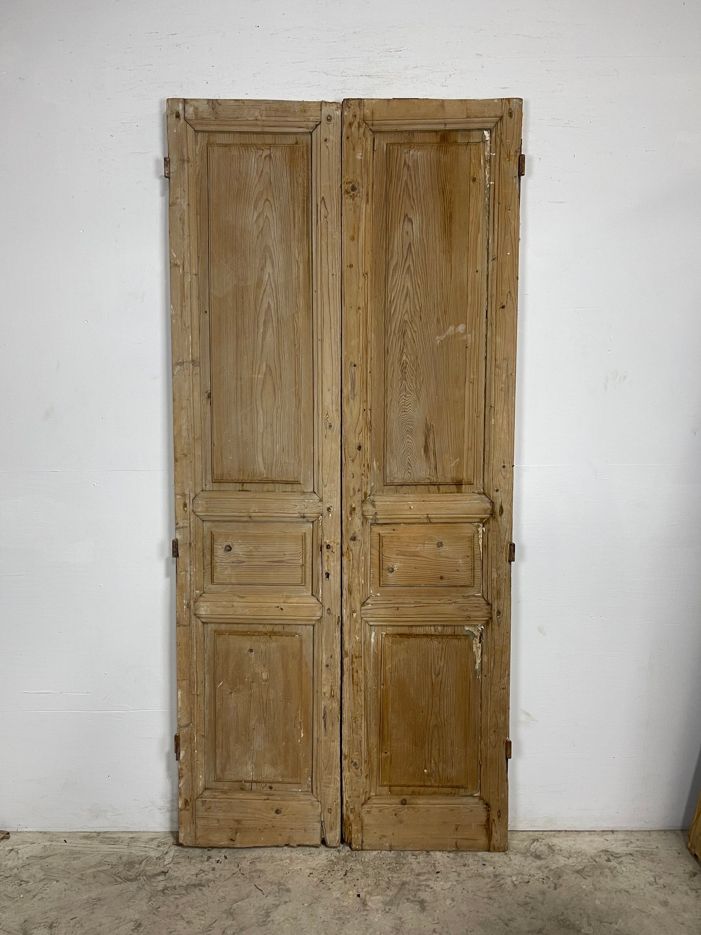 Antique  French Panel Doors with Carving  (90.5 x 41.5) M006