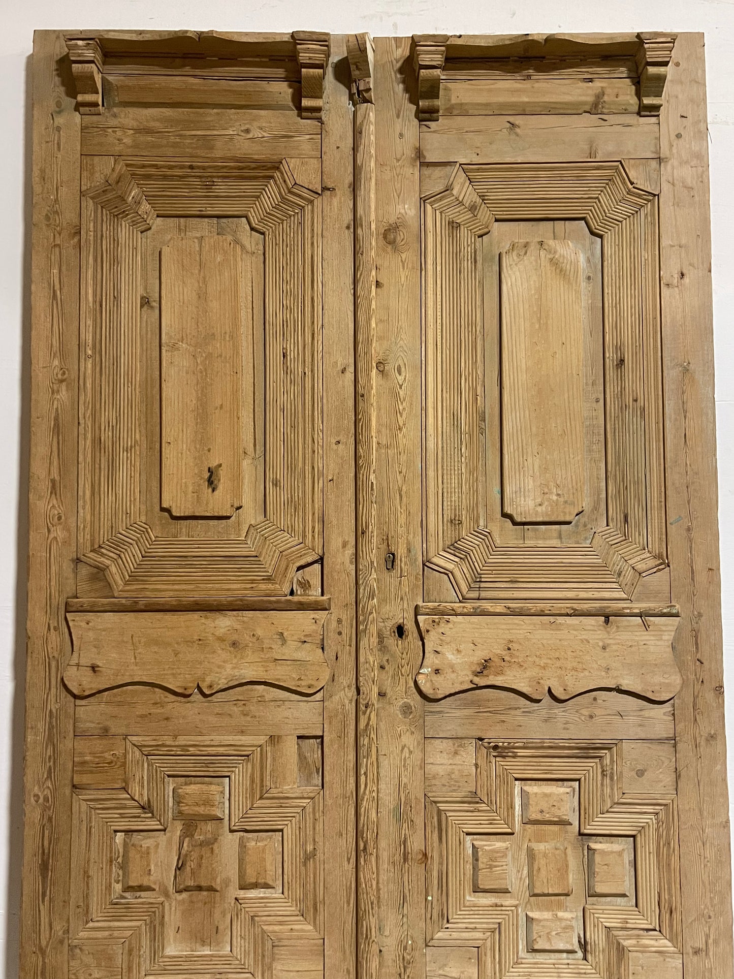 Antique French panel doors carved (101.25x62.75) J006