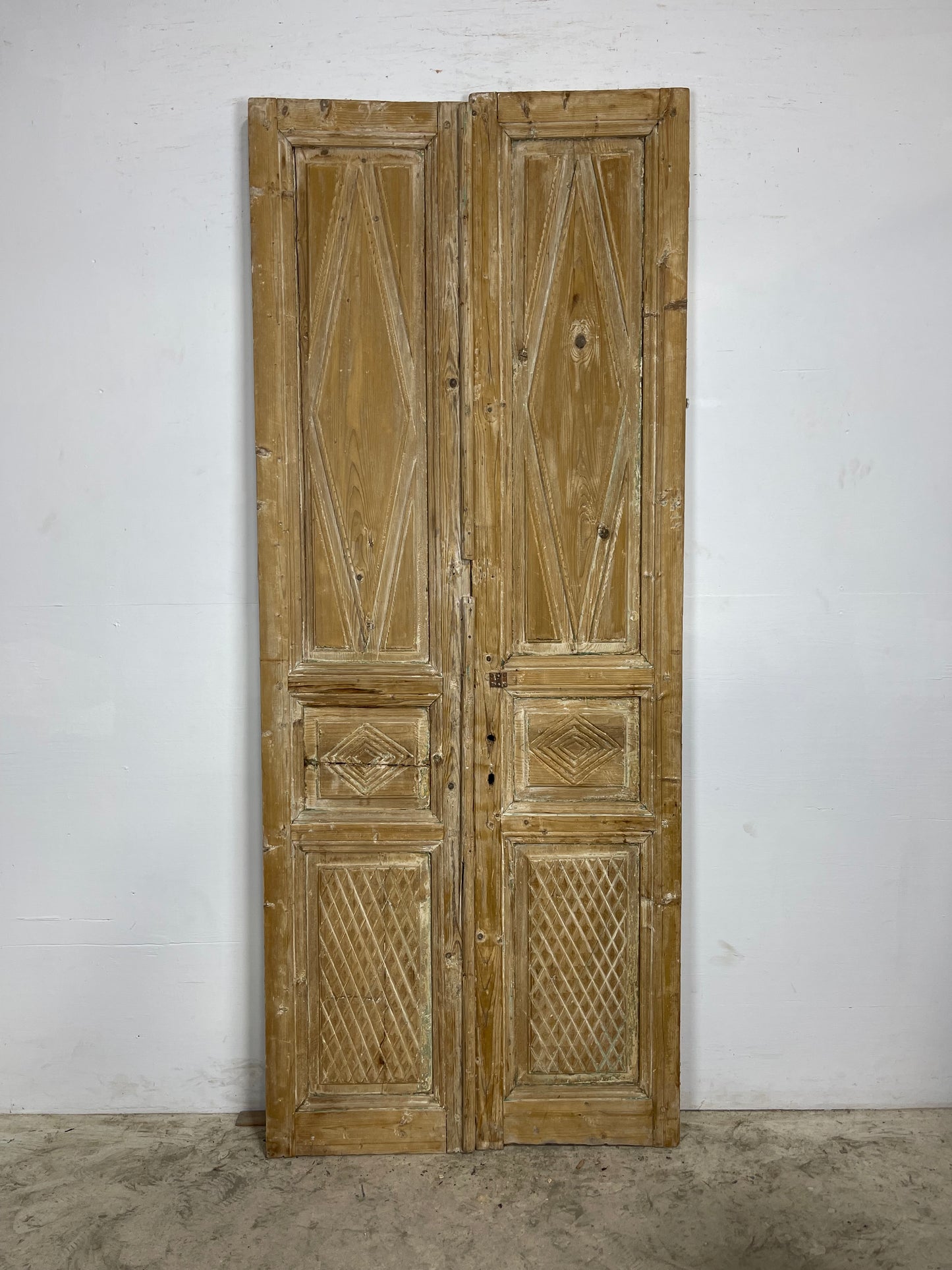 Antique  French Panel Doors with Carving  (87 x 48) M008