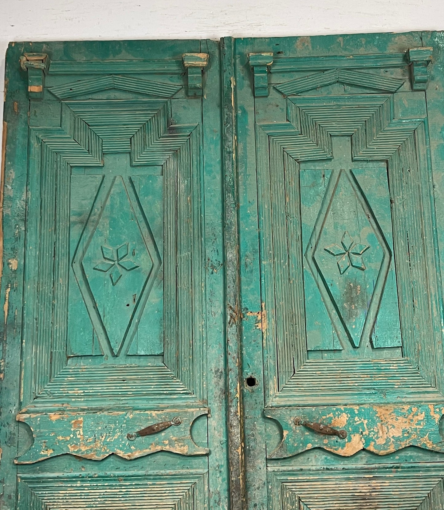 Antique  French Panel Doors with Carving  (94.25 x 58.75) M037