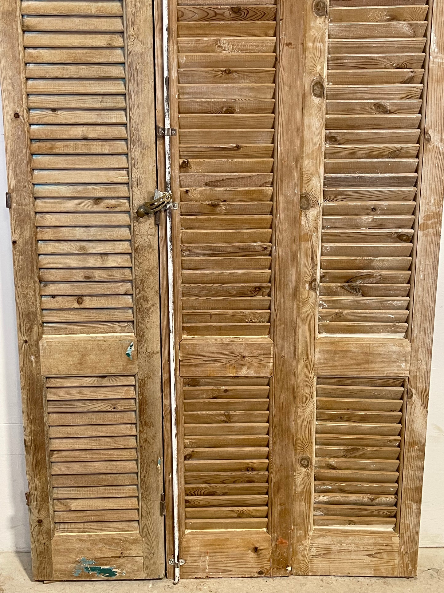 Antique French Arched Shutters (86.75x43.5) L357