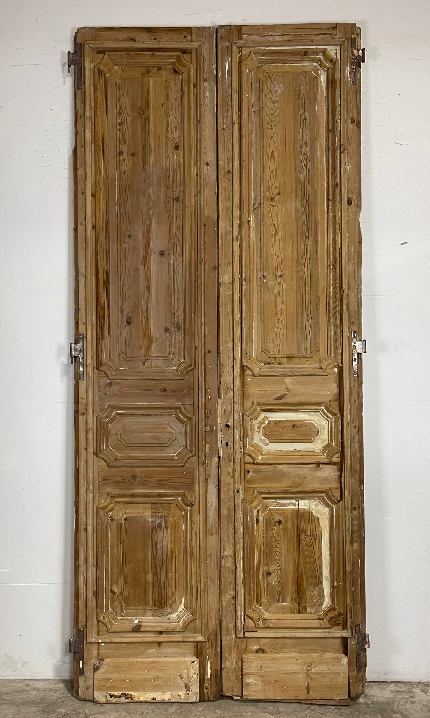 Antique  French Panel Doors with Carving  (110  x 48) M056