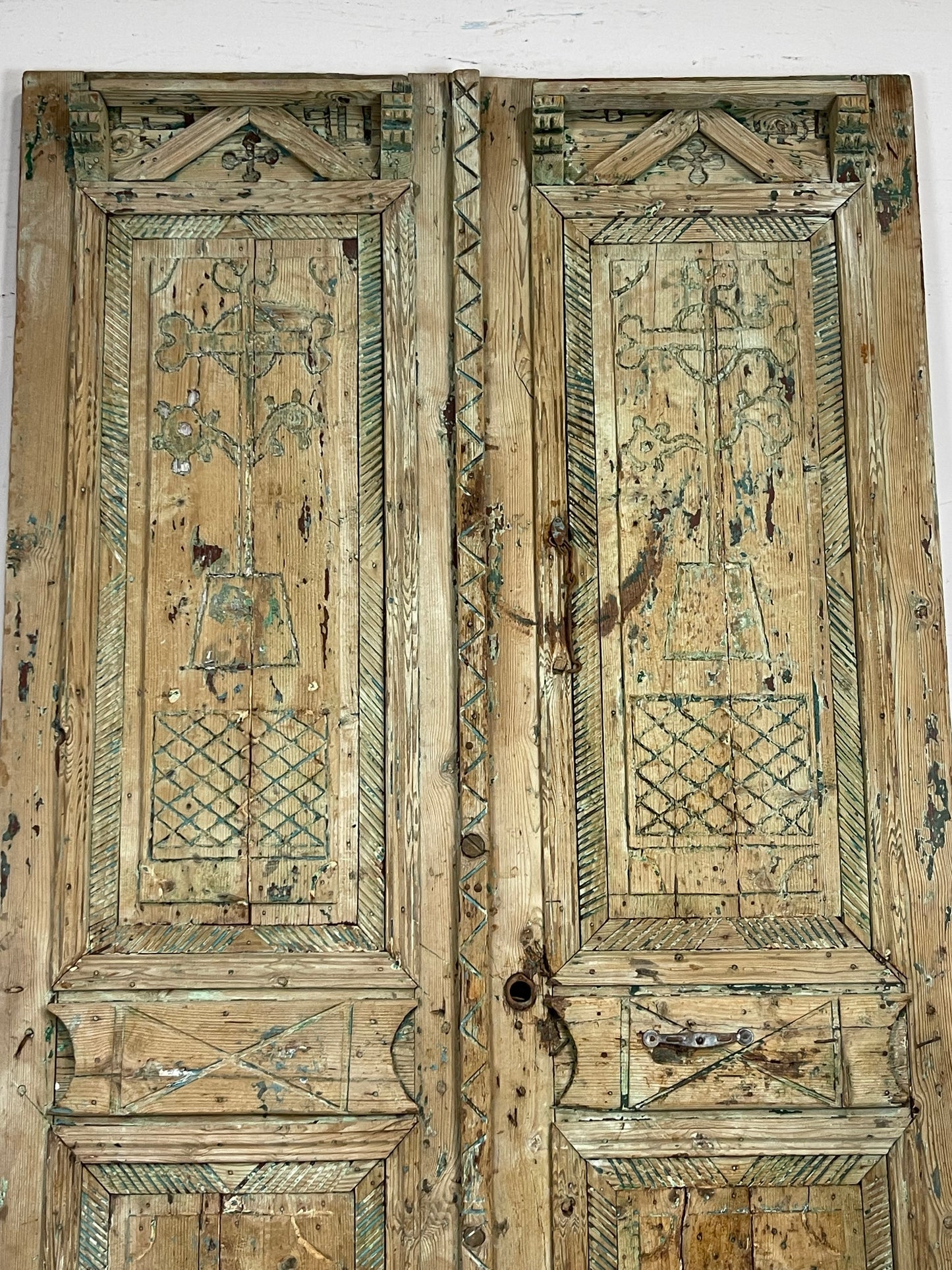 Antique  French Panel Doors with Carving  (101.75 x 54.75) M036