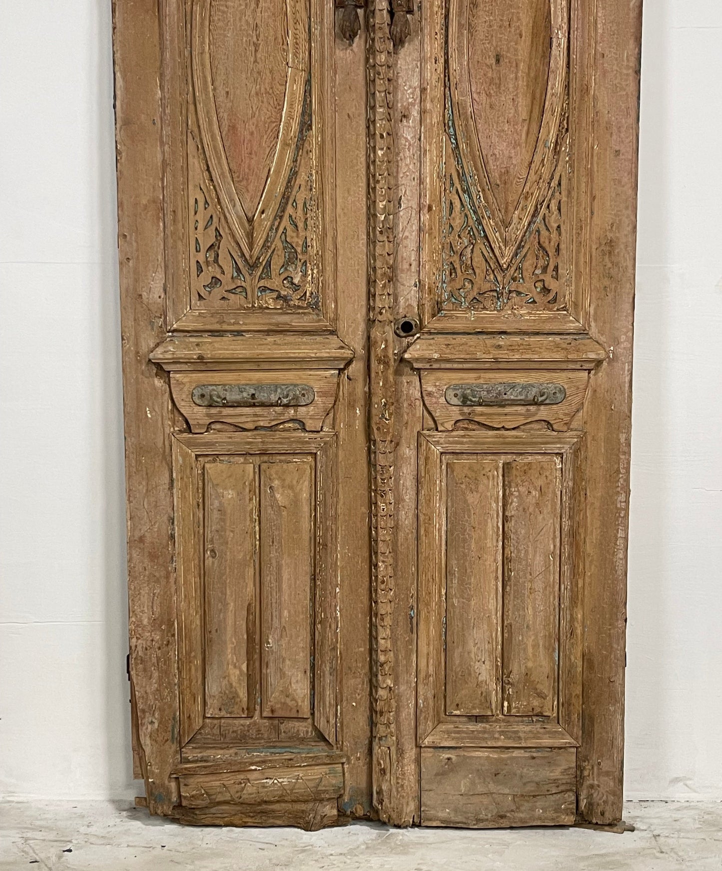 Antique  French Panel Doors with Carving  (96 x 42.5) N003