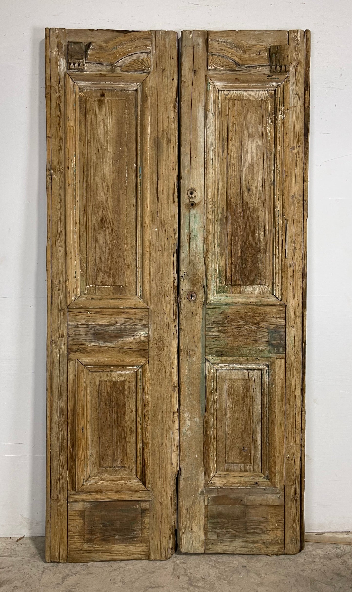 Antique  French Panel Doors with Carving  (97.5 x 48.5) M042