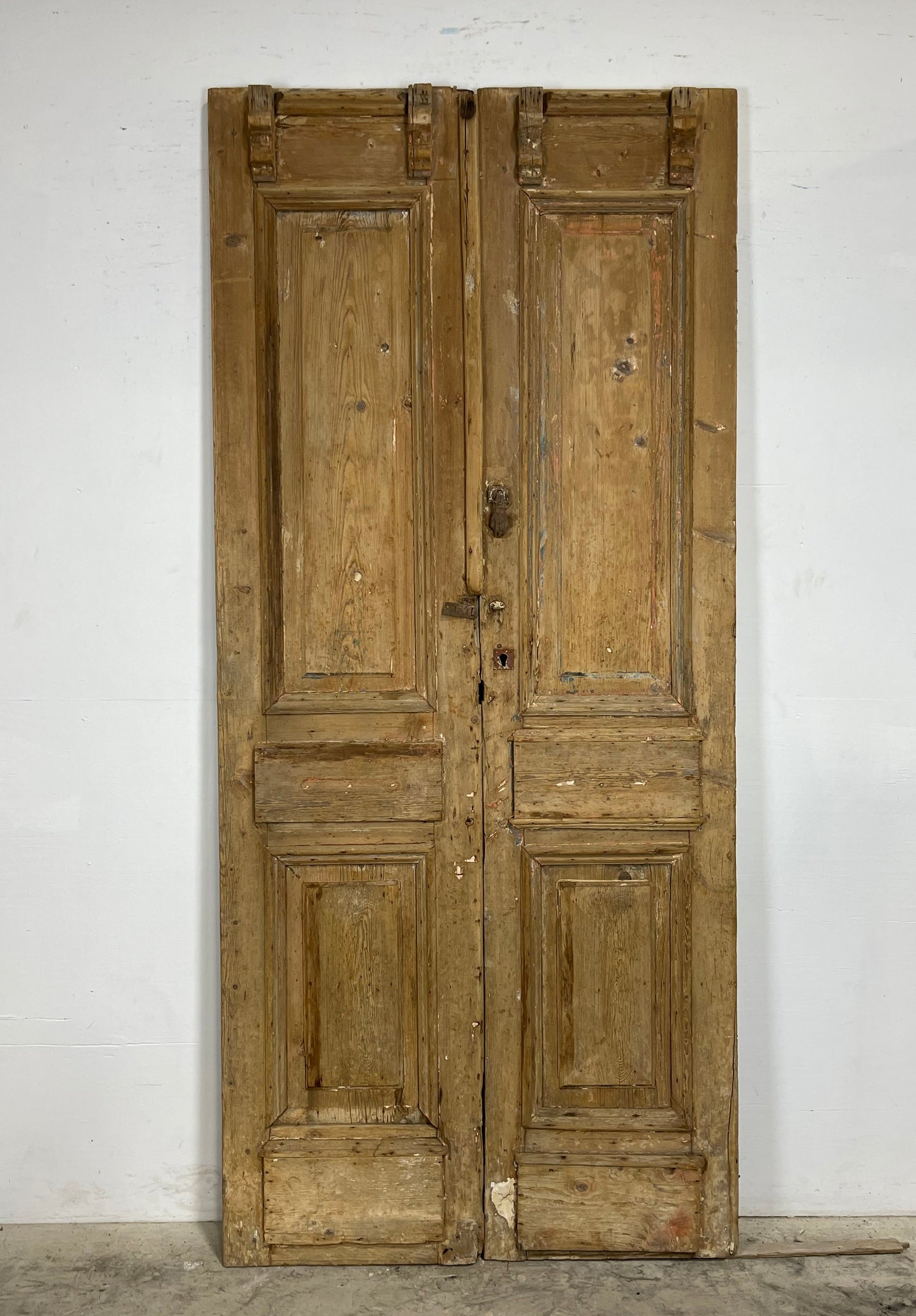 Antique  French Panel Doors with Carving  (100 x 44.75) M026