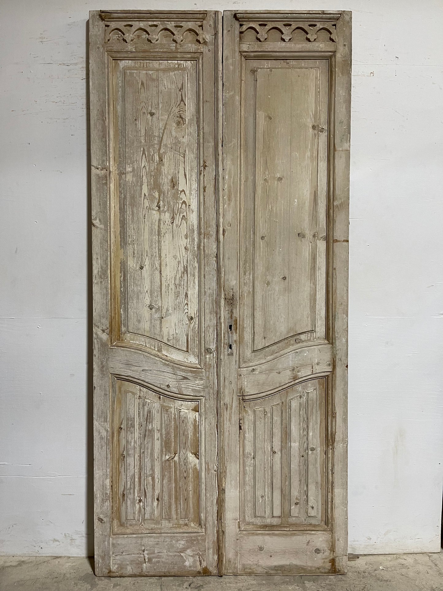 Antique  French Panel Door with Carving  (104.25x47.5) L007