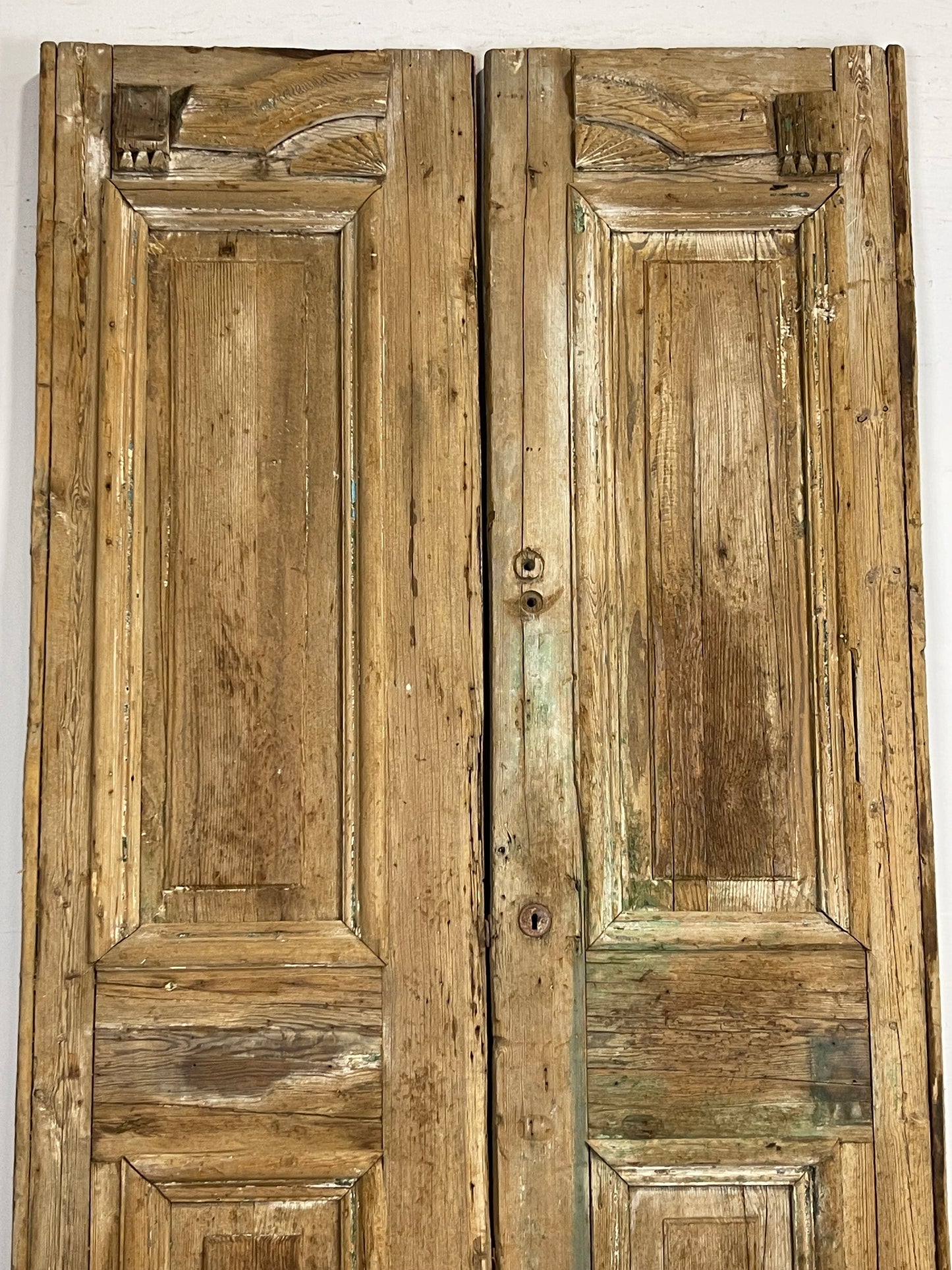 Antique  French Panel Doors with Carving  (97.5 x 48.5) M042