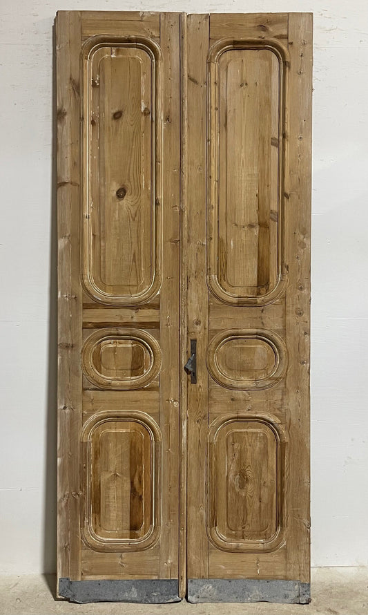 Antique French panel doors with carving (101 x 44) I027