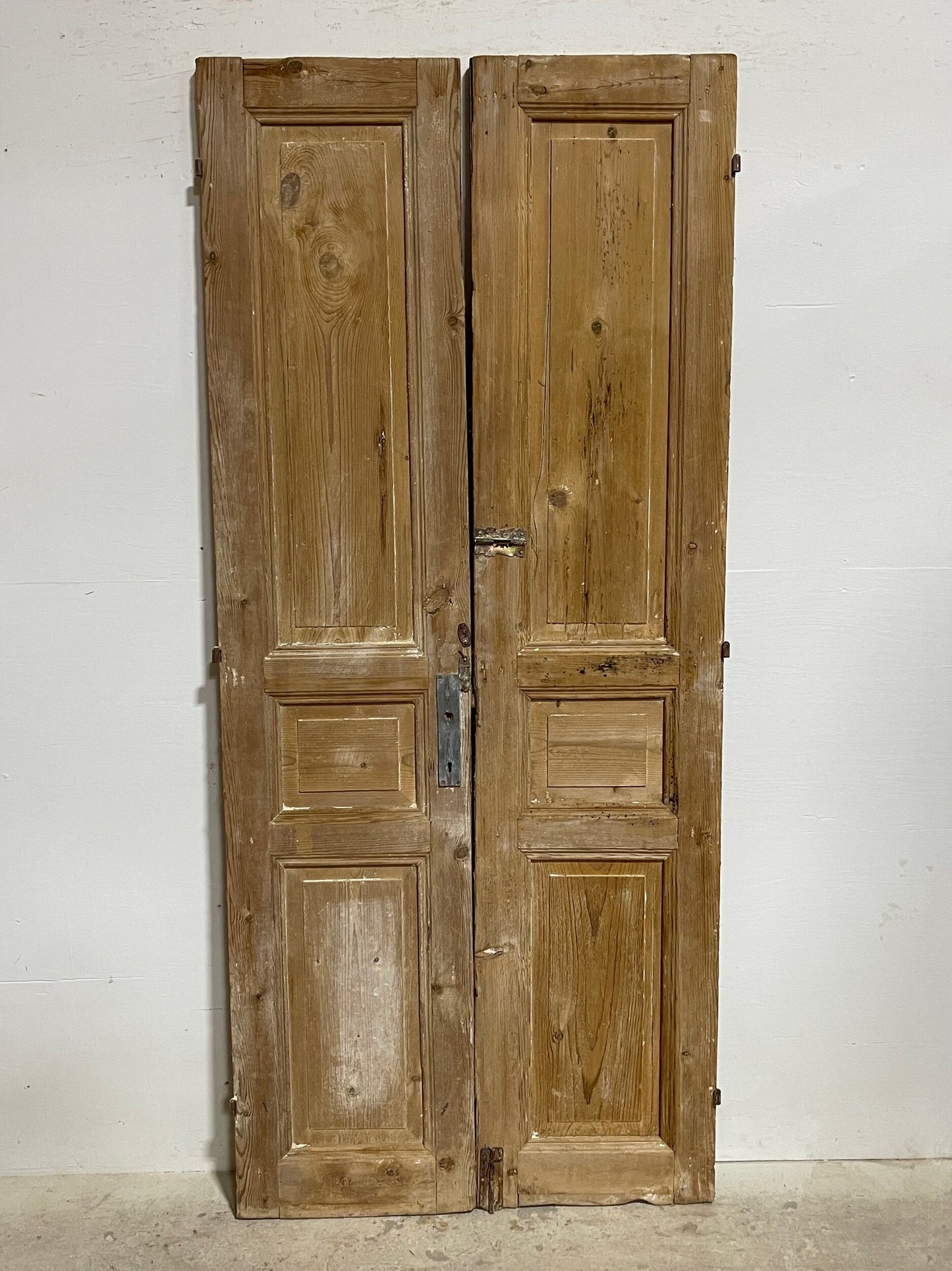 Antique French panel doors (84 x 37) I082