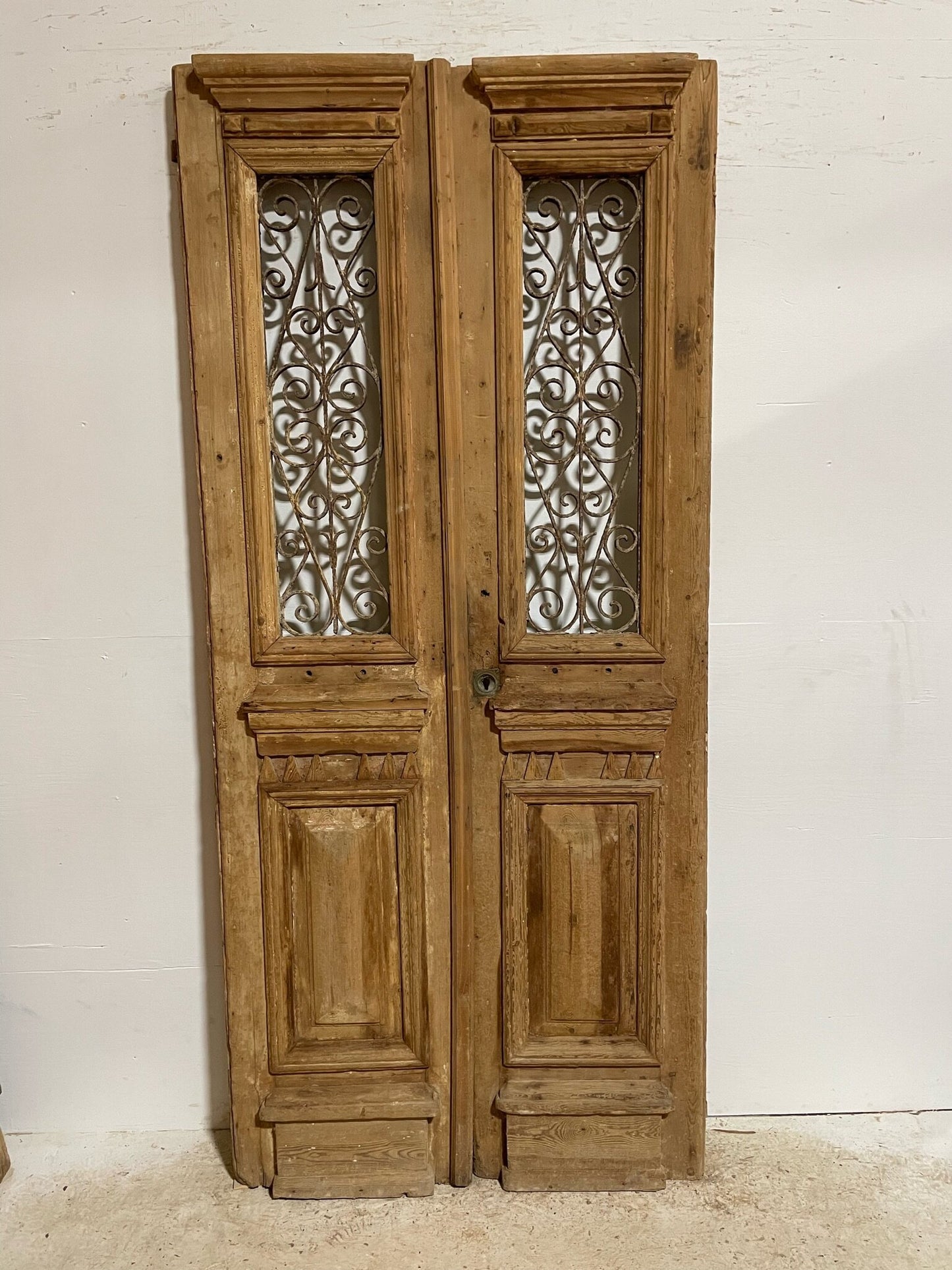 Antique French door (93.5x42.5) with metal E08