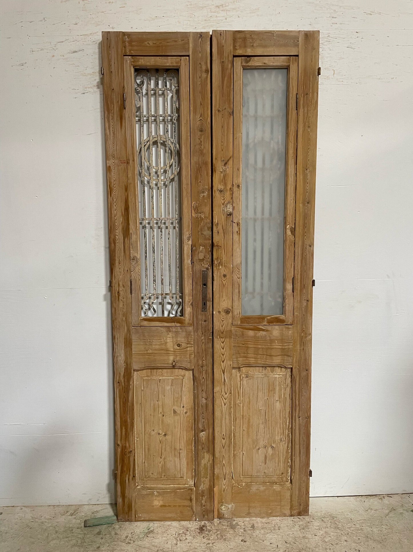 Antique French door (95x39.75) with metal F0908