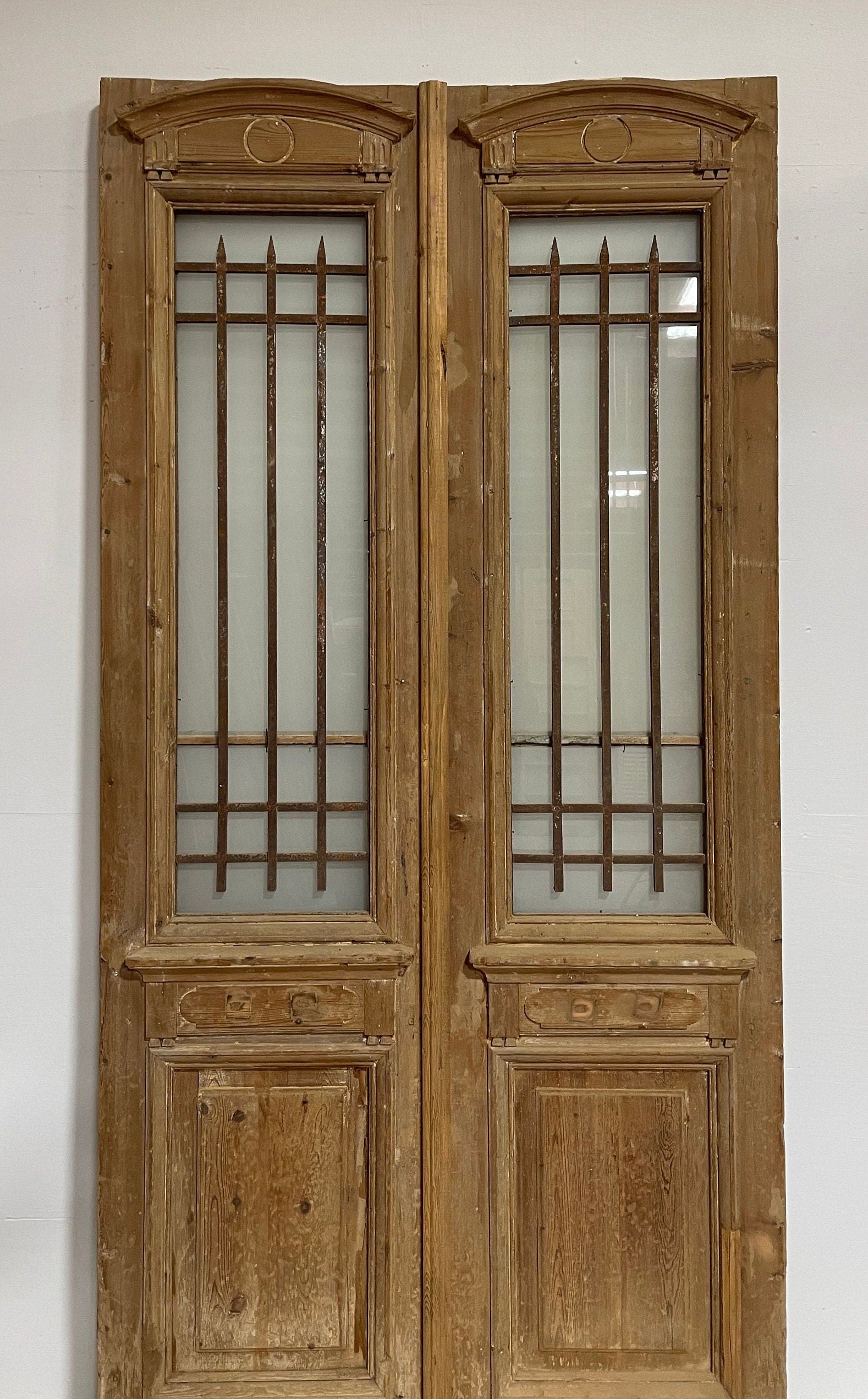 Antique French panel door with metal (101.5x48) G0984s